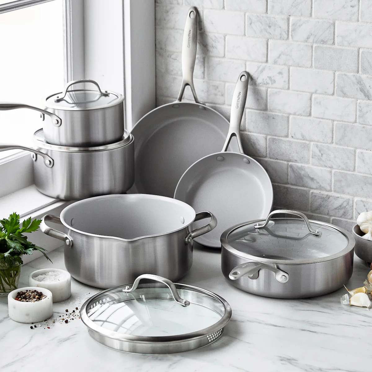 Best Cookware Sets for Home Chefs Who Love to Experiment