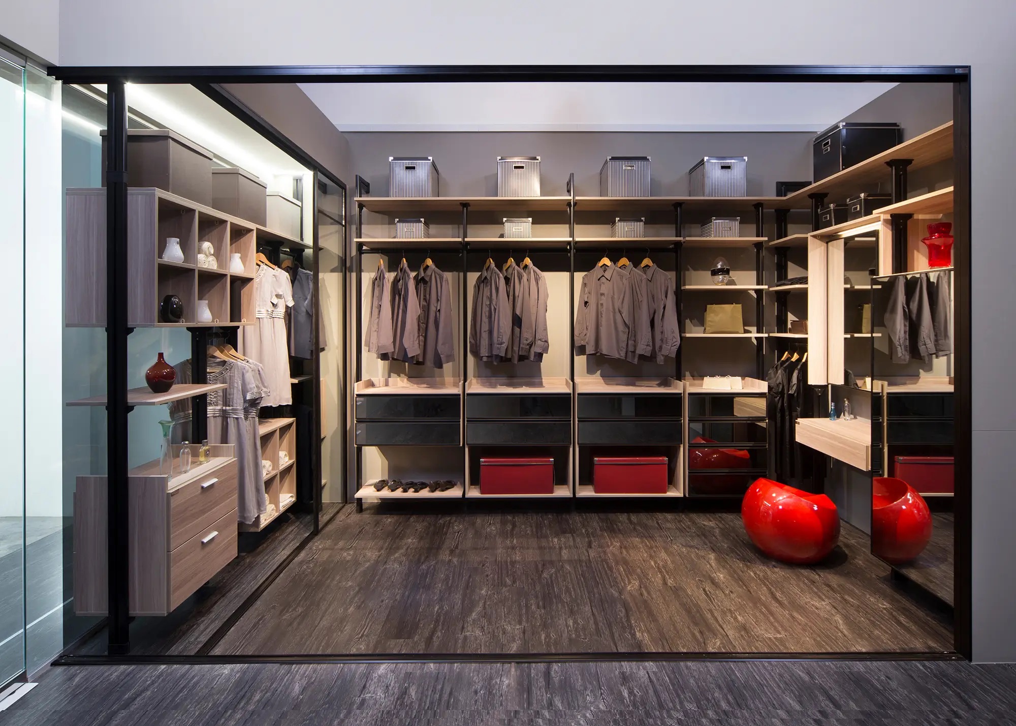 Best Wardrobe Layouts for Maximising Small Bedroom Spaces